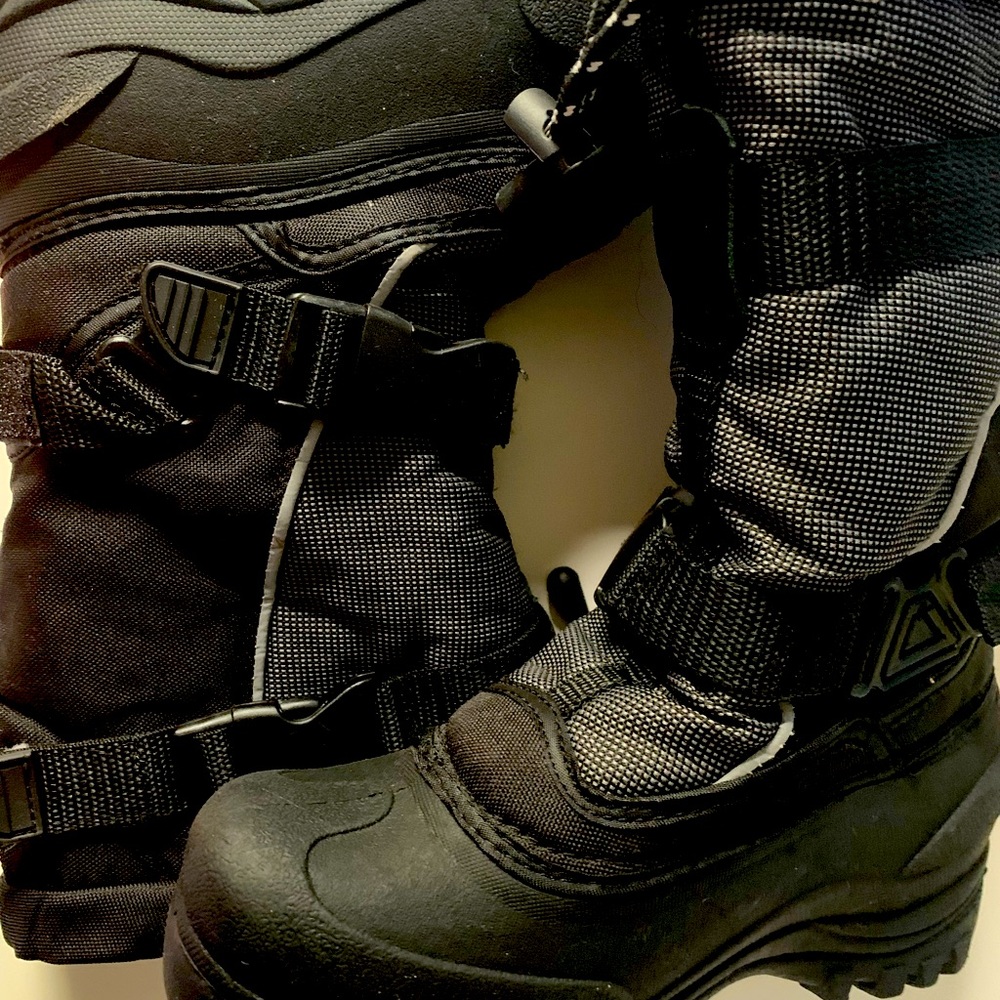 Cold Front boys Sled Cat Winter Boot size 4